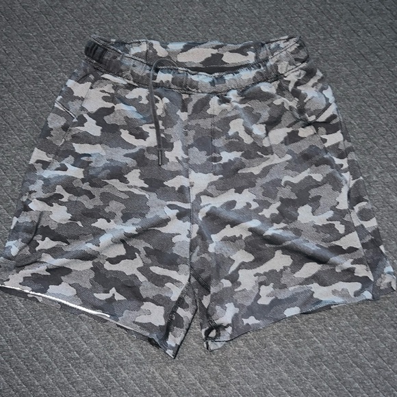 Lululemon Surge Shorts Lined - Picture 1 of 2